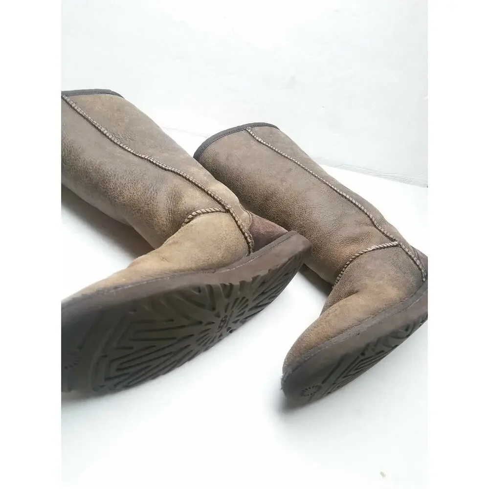 UGG Australia 5804 Classic Tall Bomber Brown Boots Womens Size 7 (shows wear)